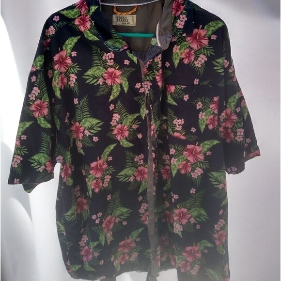 Free Planet shirt - Picture 1 of 3